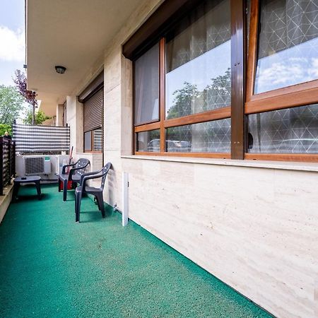 Sunny Apartment In Studentski Grad, Behind Unss Σόφια Εξωτερικό φωτογραφία